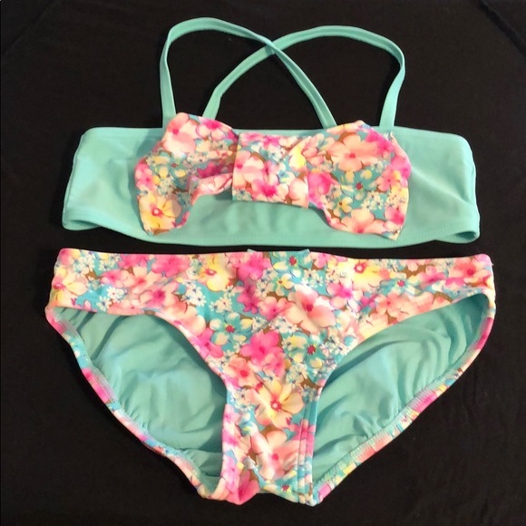 Malibu Design Group Swimsuit - Picture 1 of 7